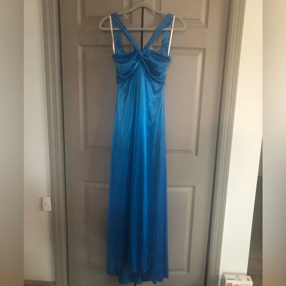 Gorgeous Blue Gown! - Picture 1 of 7